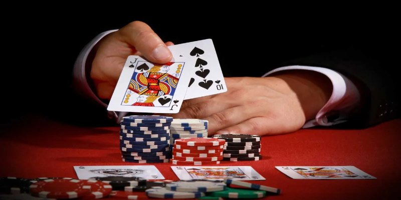 Cách chơi Poker có 4 giai đoạn khác nhau